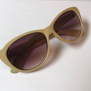 A. J. Morgan vintage style sunglasses 😎